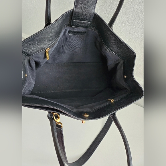 Chanel Black Caviar Tote With Strap & Removable Pouch - Picture 14 of 16